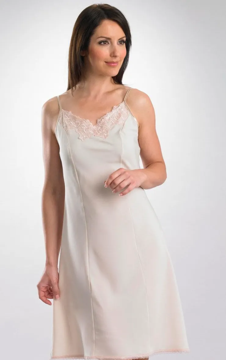 Gaspé Crepe 39'' Opera Top Slip GL810